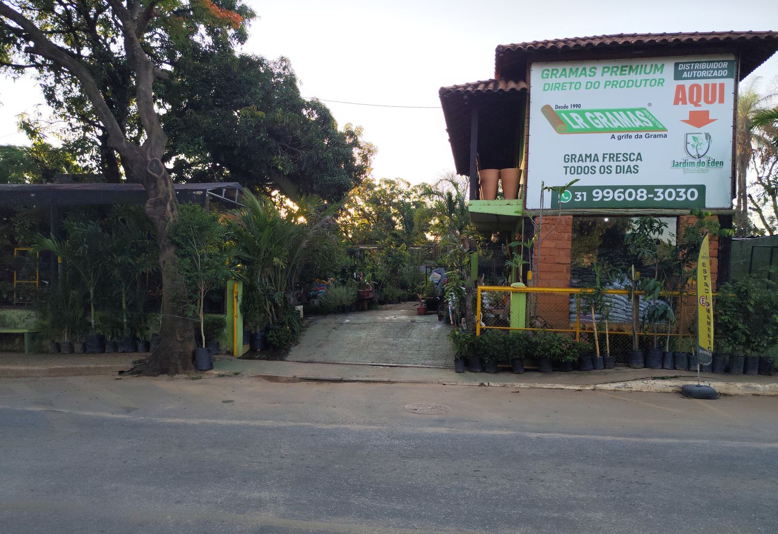 Fachada da loja na Av. São Sebastião